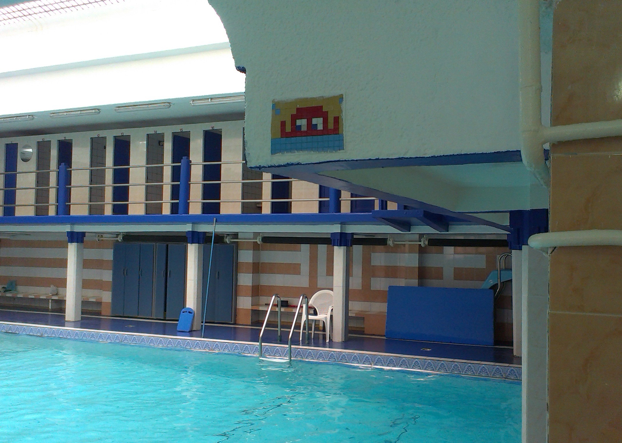 paris-le-quartier-oberkampf-se-mobilise-pour-sauver-sa-piscine